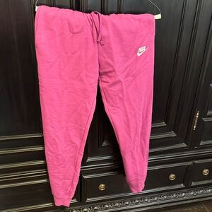 Nike Women’s XS Fuchsia Joggers